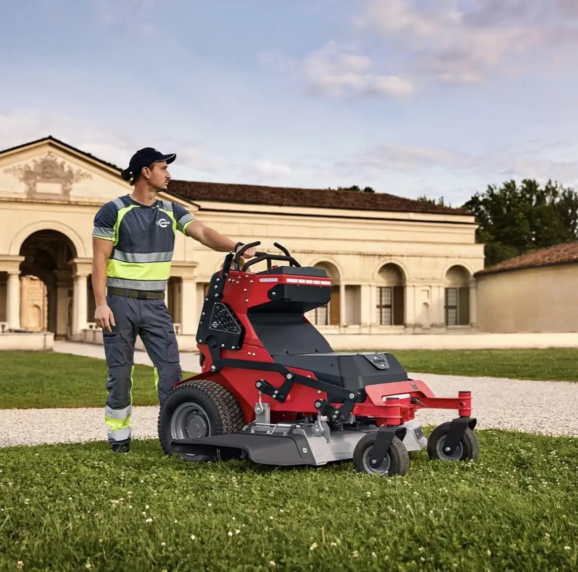 Tonte des pelouses — matériel Green Cut pour Belley et Bugey